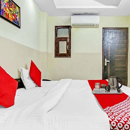 Super Hotel O Royal Green New Delhi Eksteriør billede