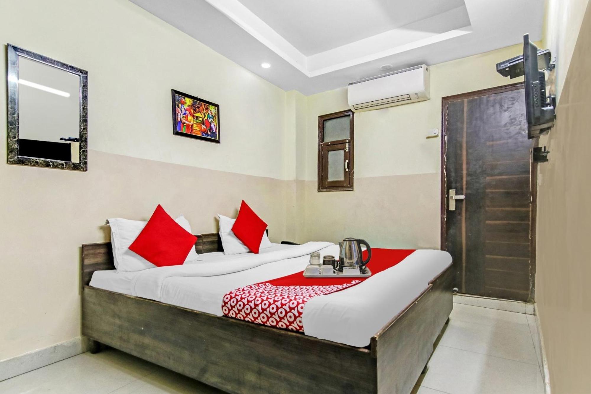 Super Hotel O Royal Green New Delhi Eksteriør billede